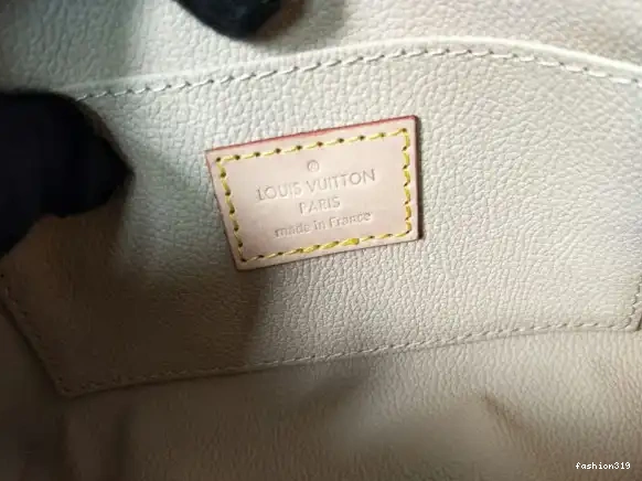 POUCH COSMETIC LOUIS VUITTON 0413